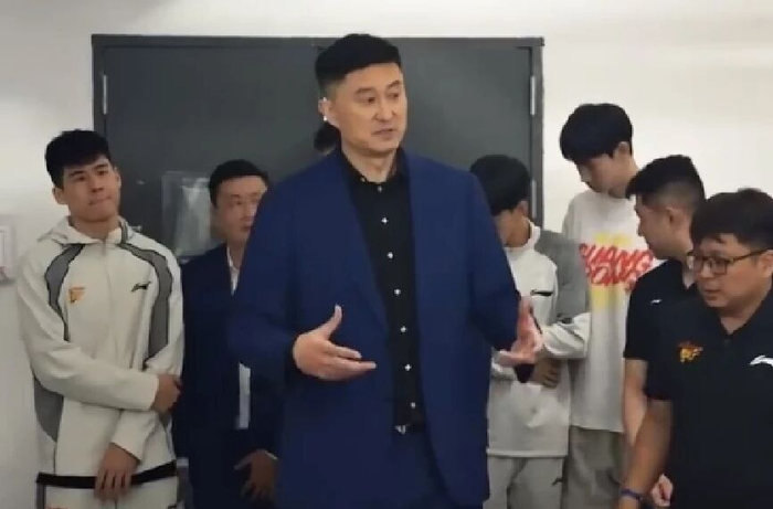 广东男篮生死战双塔爆发胡明轩萨林杰助阵